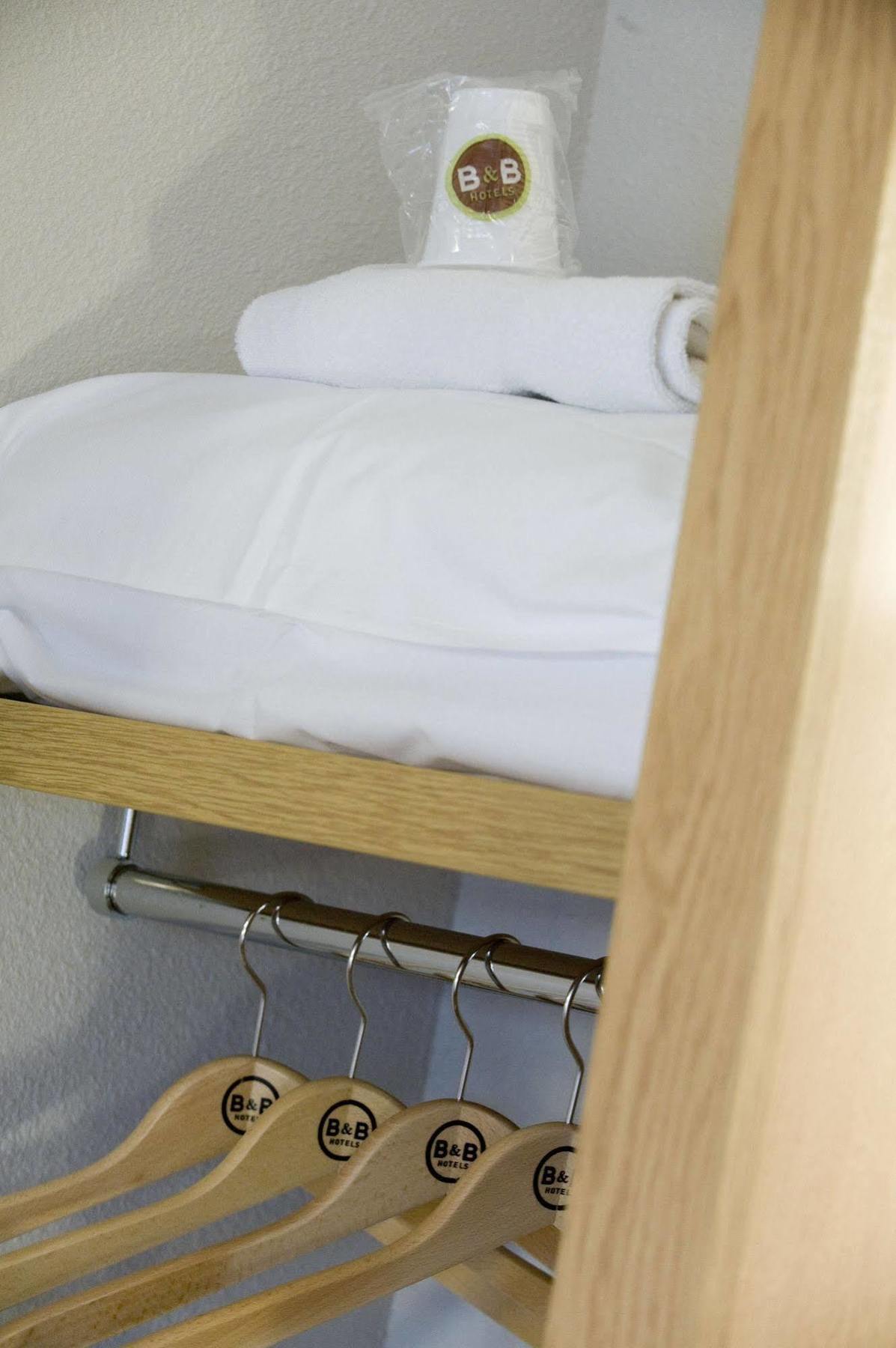 B&B Hotel Cherbourg Экстерьер фото